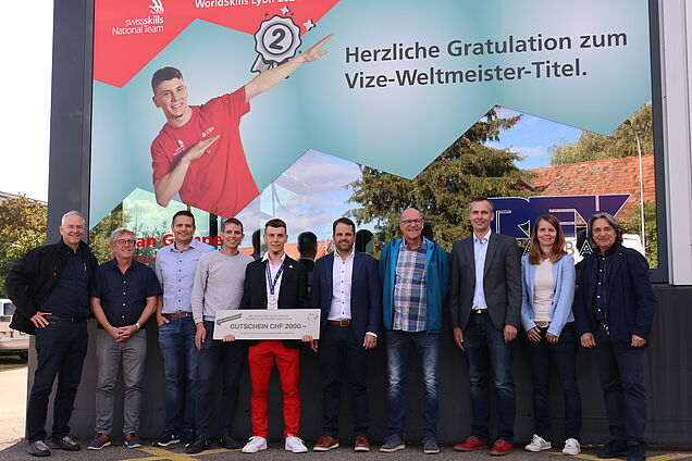 De g. à d. : Patrick Fus, Bruno Federer, Peter Geissbühler, Thomas Zurfluh, Julian Gemperli, Markus Eberle, Markus Jetzer, Roger Müller, Susanne Müller, Bruno Rey.